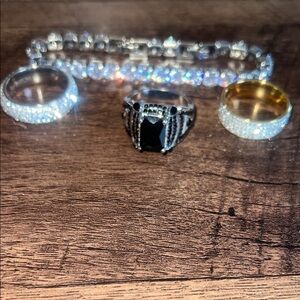 Elegant Black and Silver Ring Set